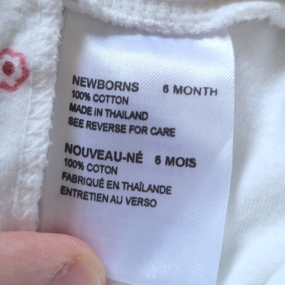 10/$20 ❄️ Simply Basic Onesie - Picture 6 of 8